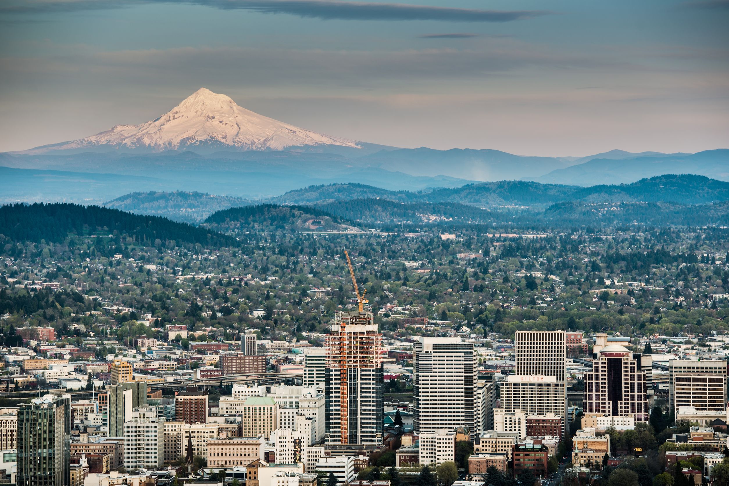40057408 - Portland And Mount Hood Panorama. Portland, Oregon, Usa.